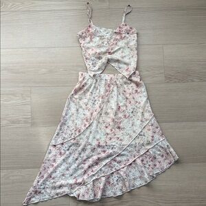 Floral Lace Two-Piece Set with Skirt and Top Size M